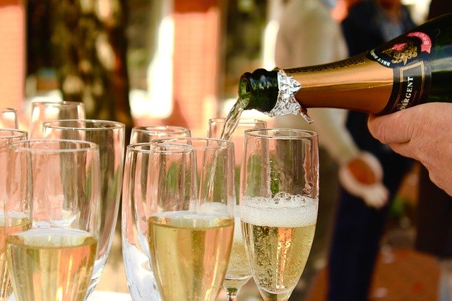 champagne glasses